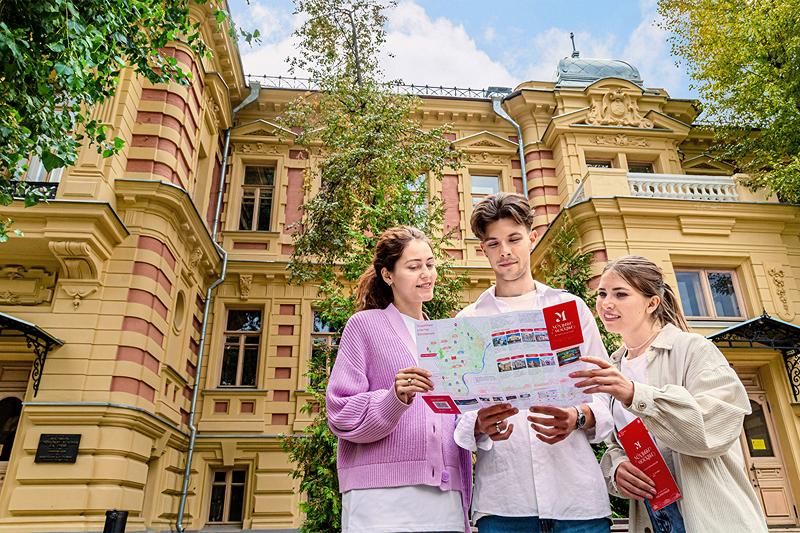 Известные актеры, журналисты и блогеры станут участниками цикла дискуссий фестиваля «Усадьбы Москвы»